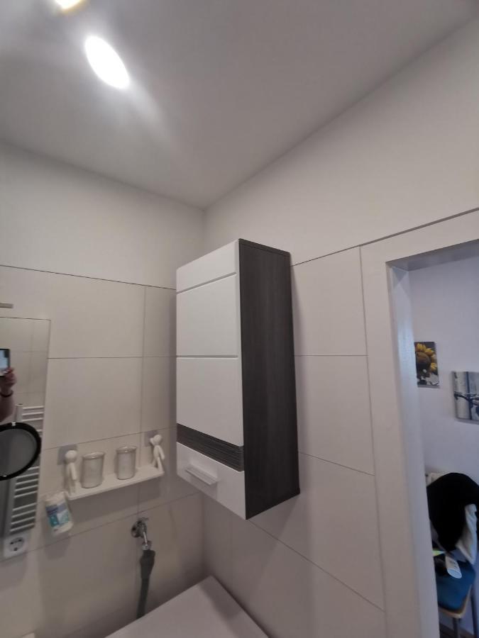 Zentrumsnahe Privatunterkunft フライシュタット エクステリア 写真